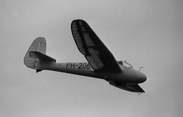 Zweefvliegen begint met de Go4 PH-206